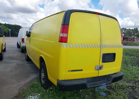 2014 Chevrolet Express 2500 Work Van z USA, uszkodzony, nr VIN 1GCWGFBA5E1175862